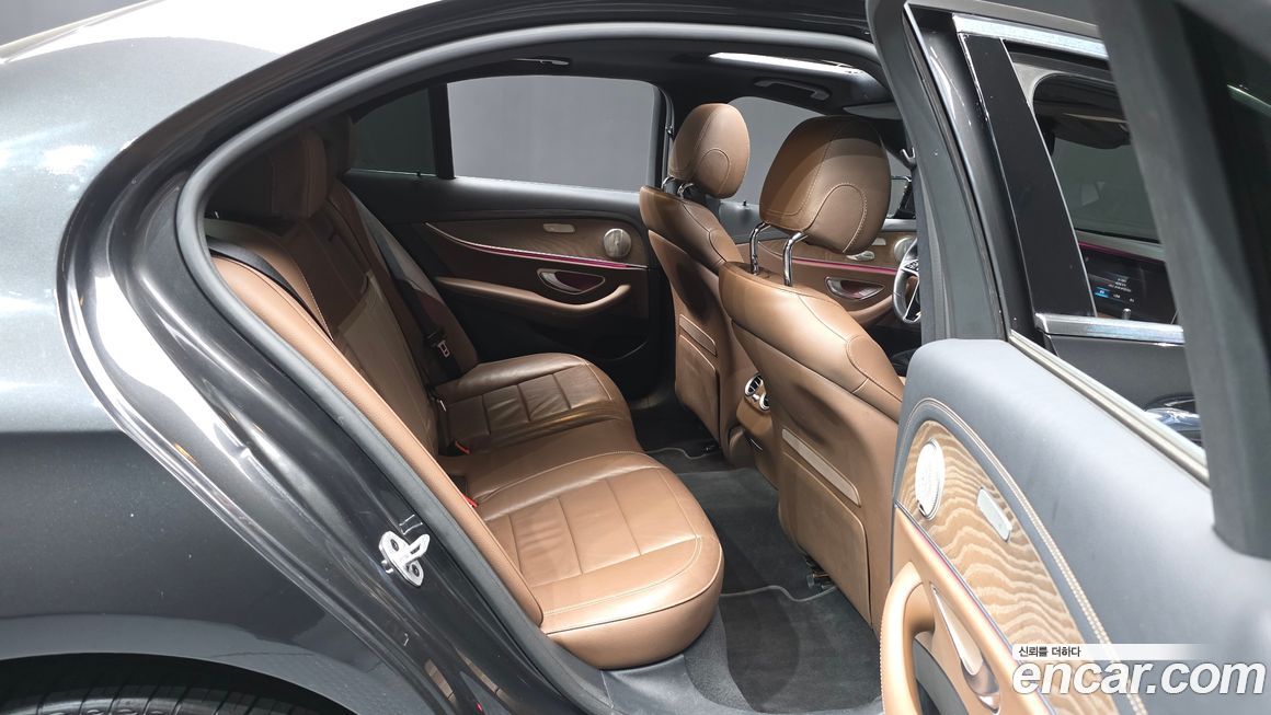 Mercedes-Benz E-Class 2021