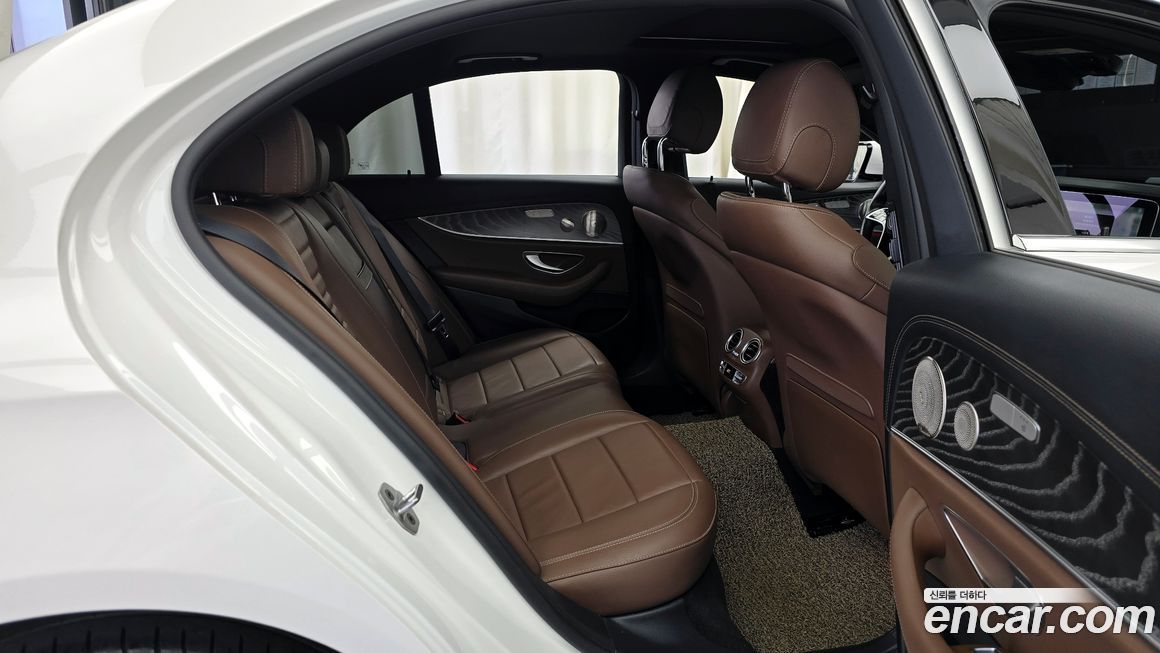 Mercedes-Benz E-Class 2022