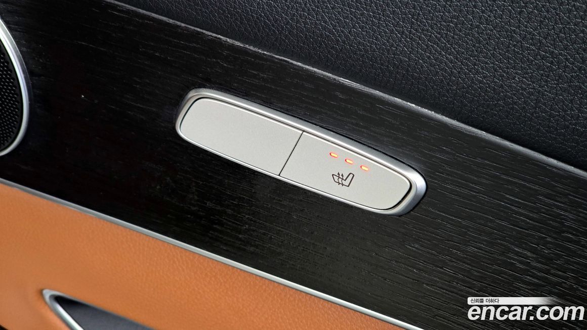 Mercedes-Benz GLC-Class 2021