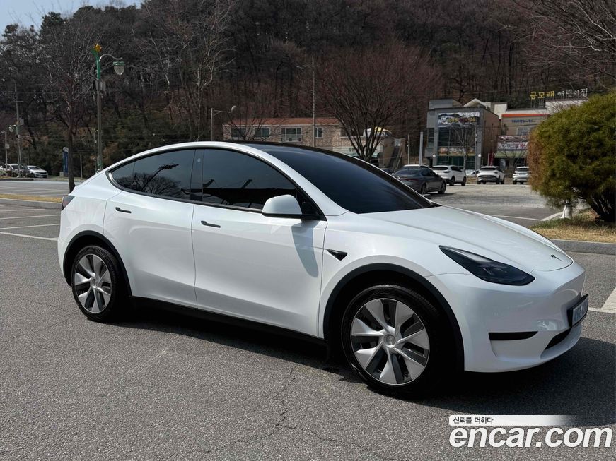 Tesla Model Y 2023