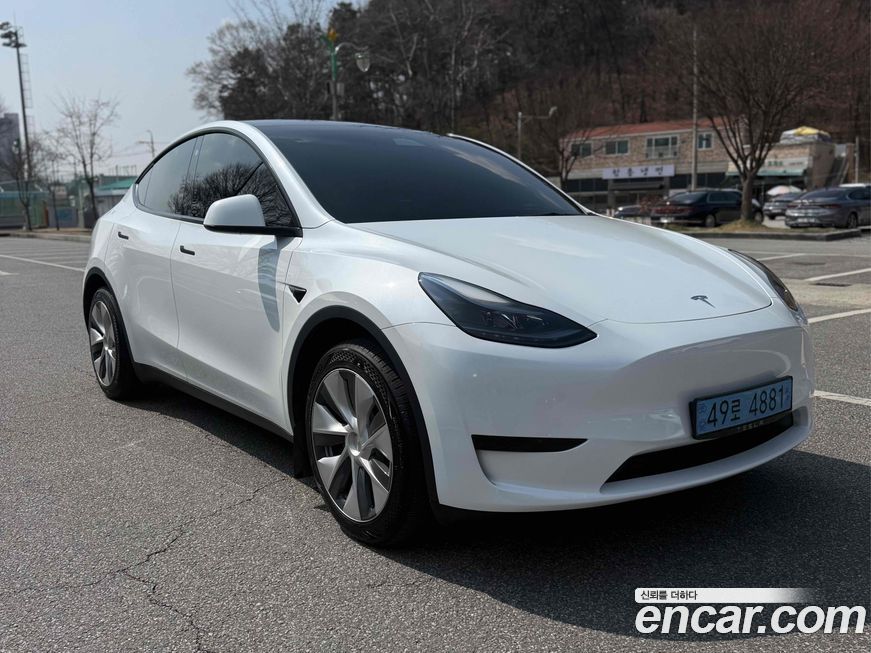 Tesla Model Y 2023