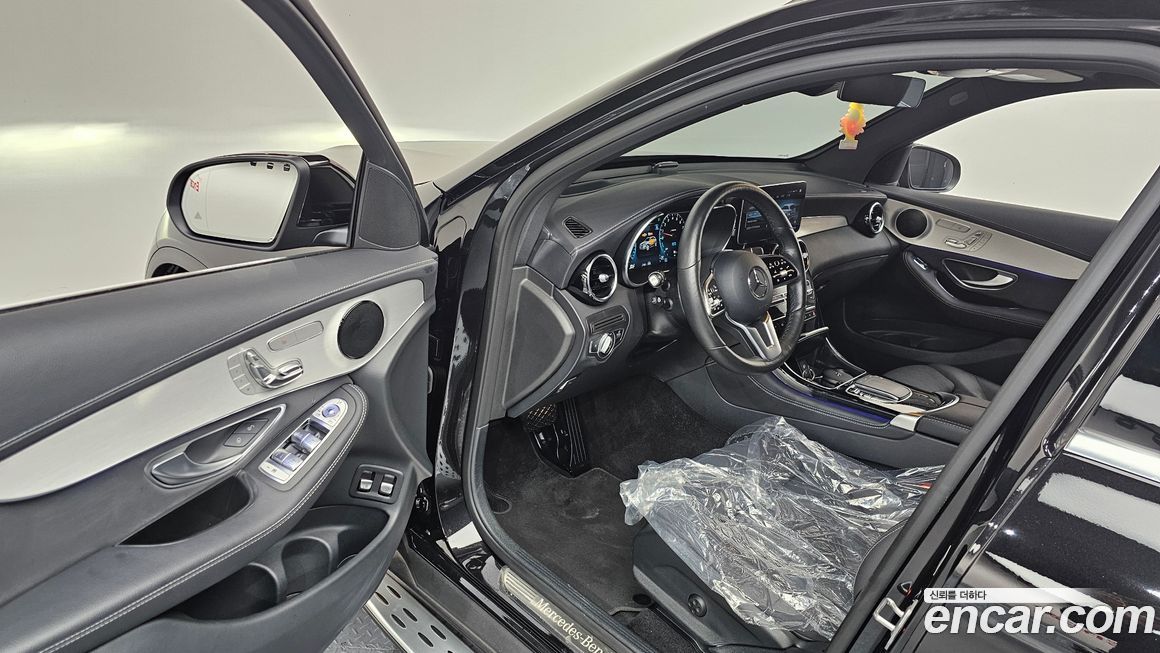 Mercedes-Benz GLC-Class 2021