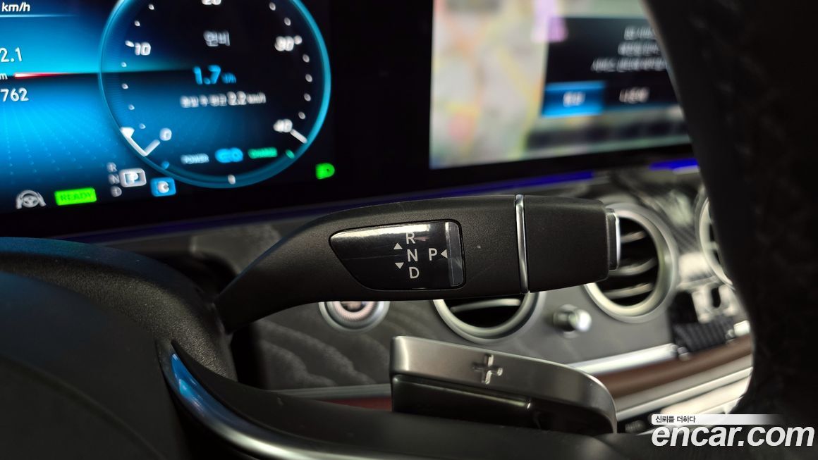 Mercedes-Benz E-Class 2022