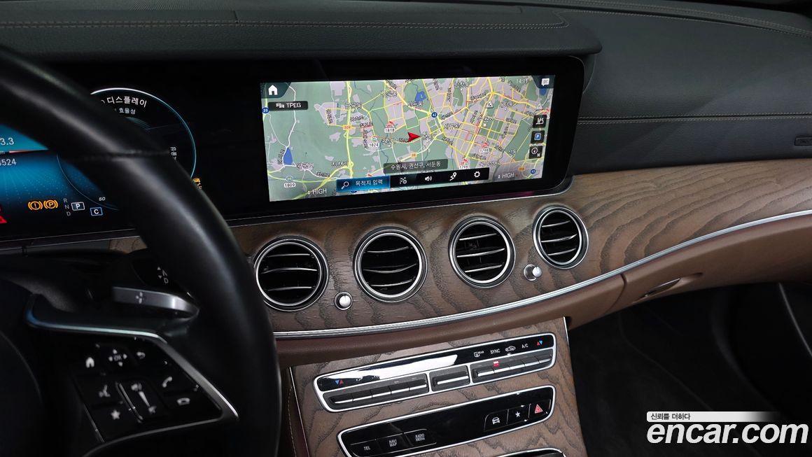Mercedes-Benz E-Class 2021