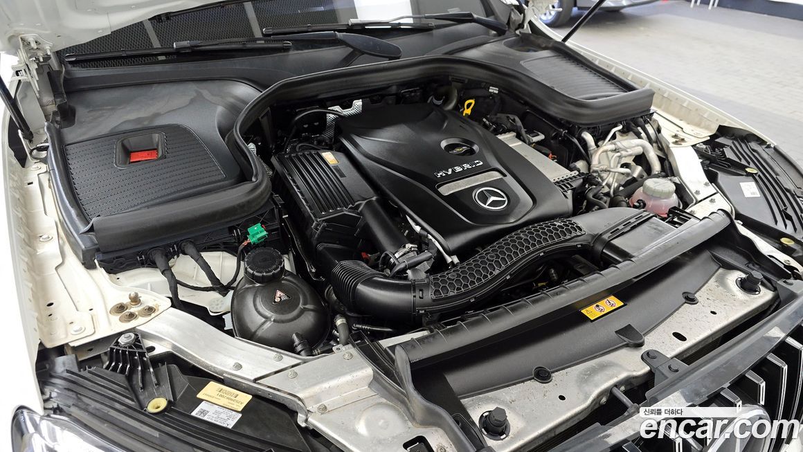 Mercedes-Benz GLC-Class 2021