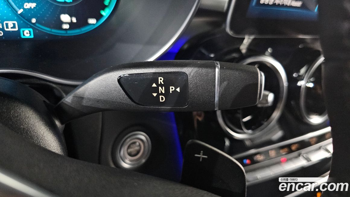 Mercedes-Benz GLC-Class 2021