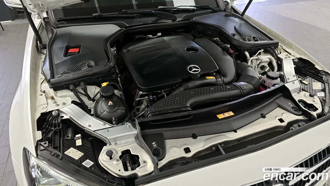 Mercedes-Benz E-Class 2022