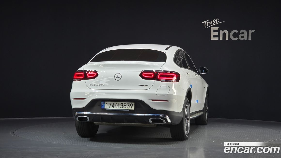 Mercedes-Benz GLC-Class 2021
