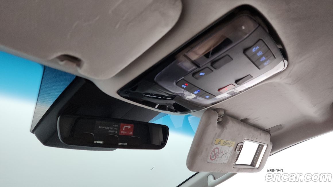 Hyundai Staria 2025