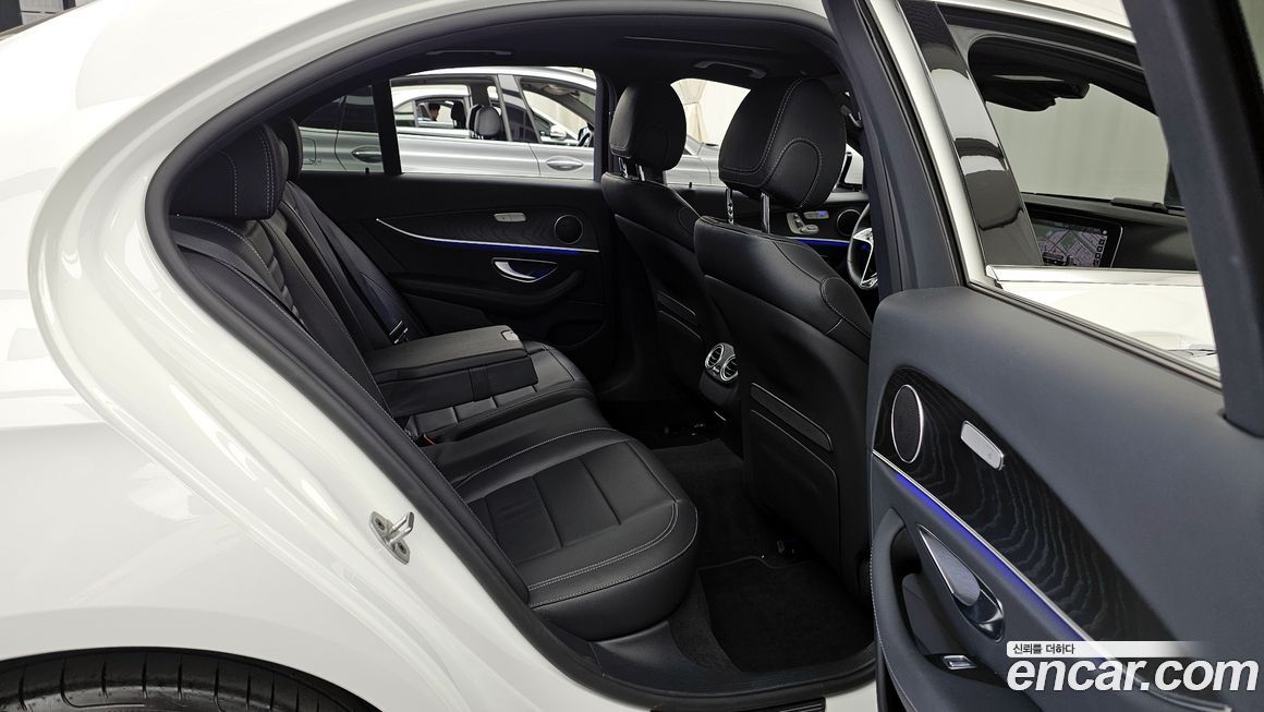 Mercedes-Benz E-Class 2022