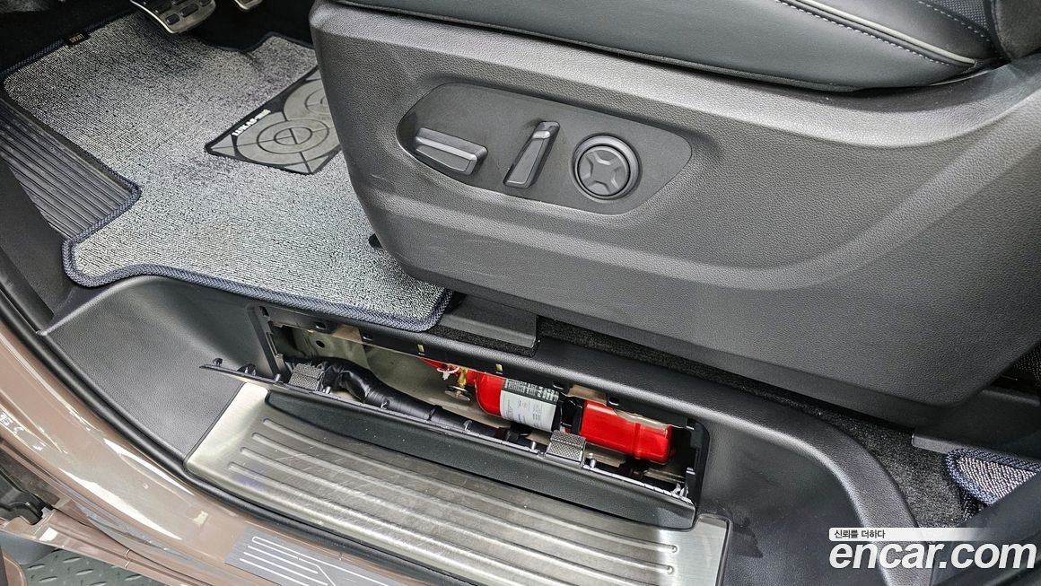 Hyundai Staria 2025
