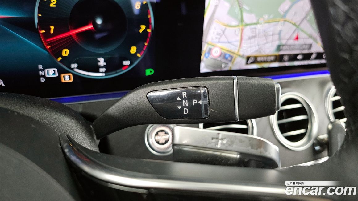 Mercedes-Benz E-Class 2022