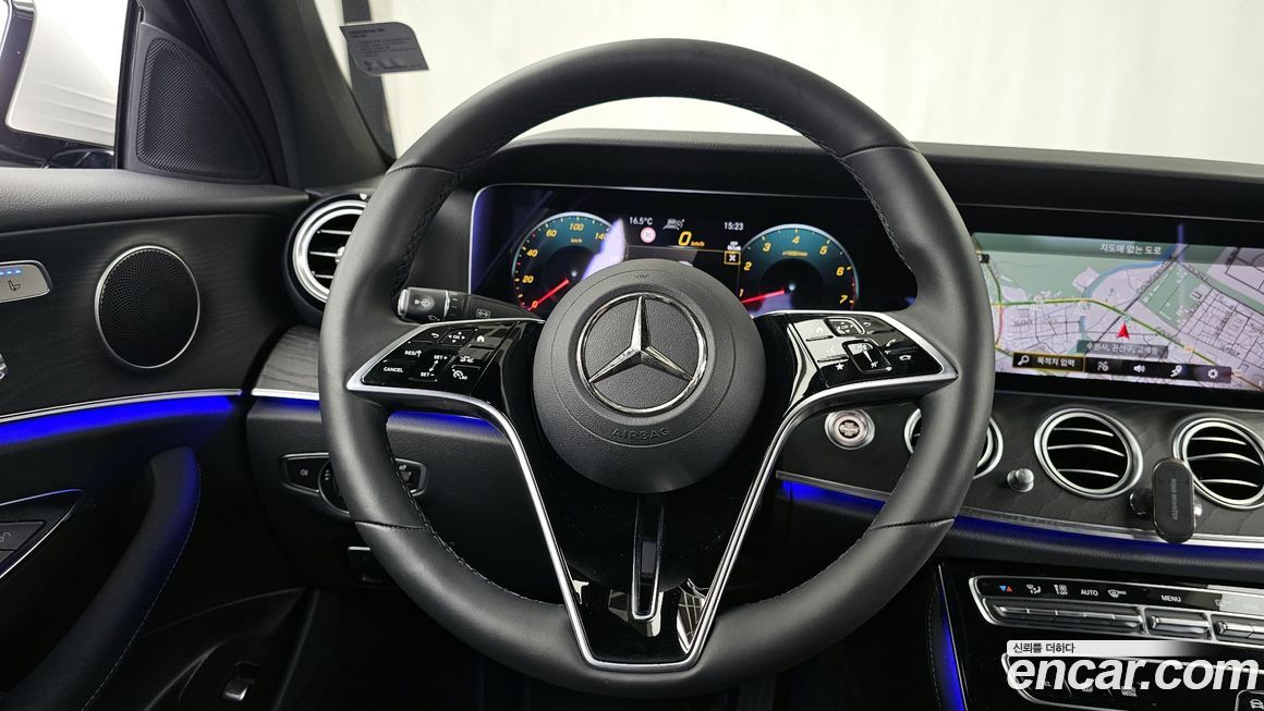 Mercedes-Benz E-Class 2022