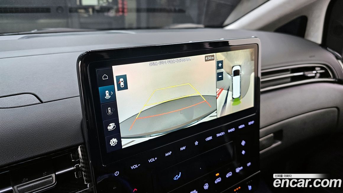 Hyundai Staria 2025