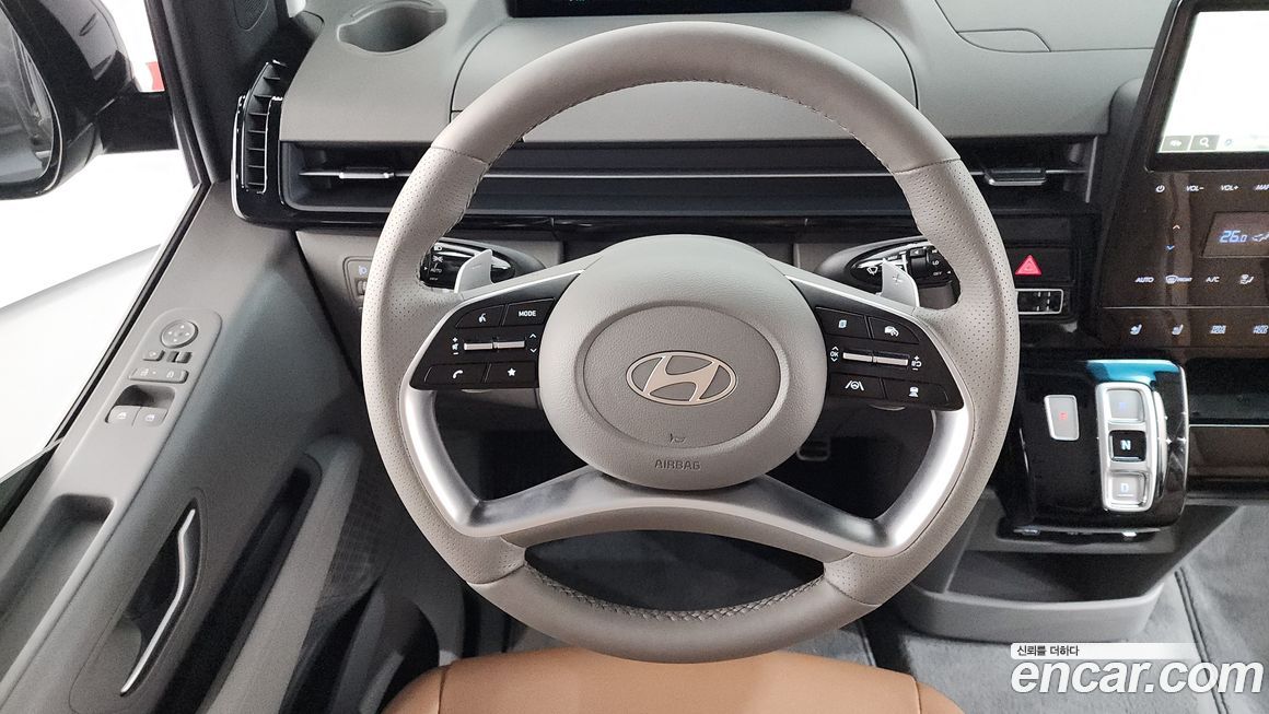 Hyundai Staria 2025