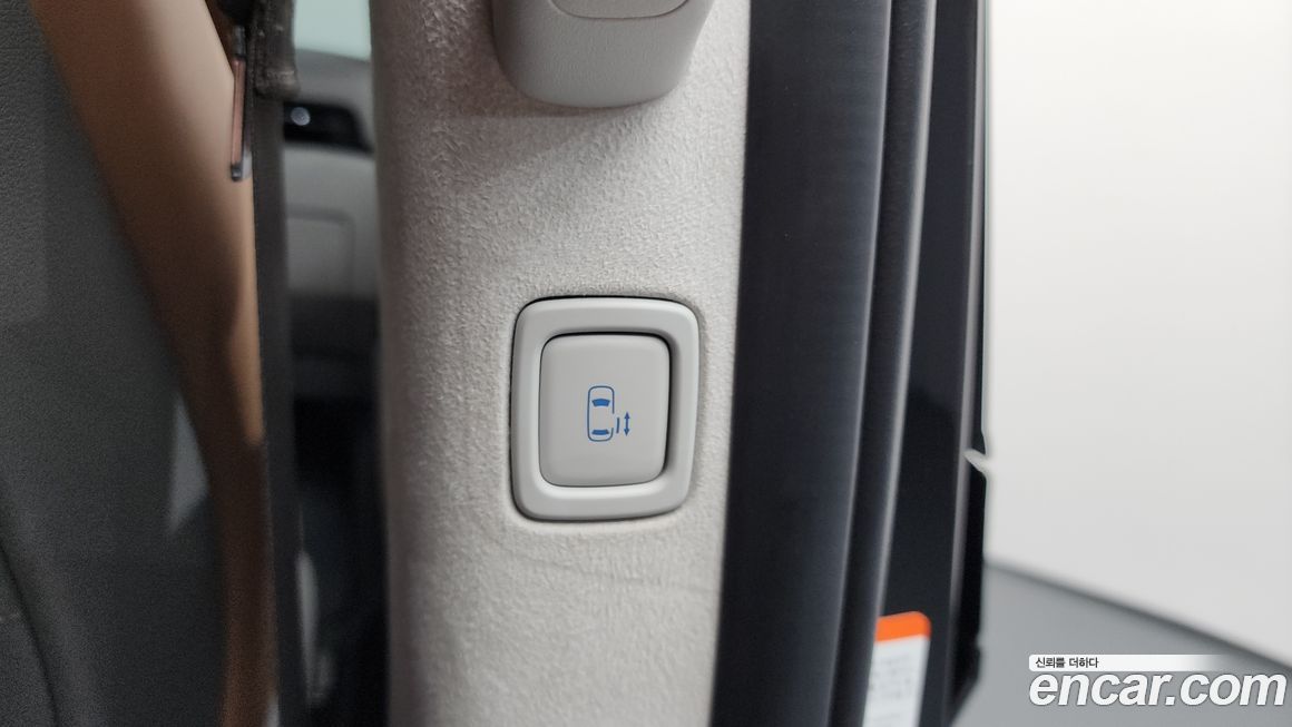 Hyundai Staria 2025