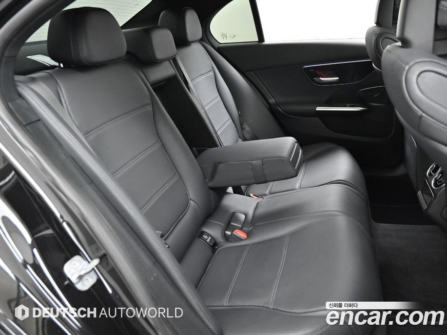Mercedes-Benz C-Class 2024