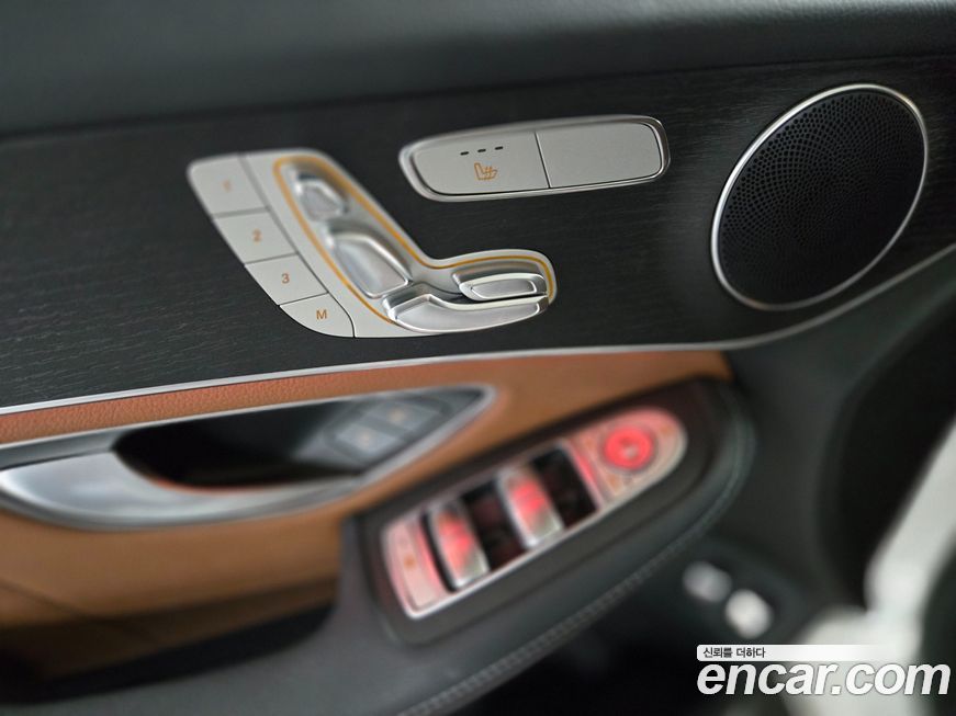 Mercedes-Benz GLC-Class 2021