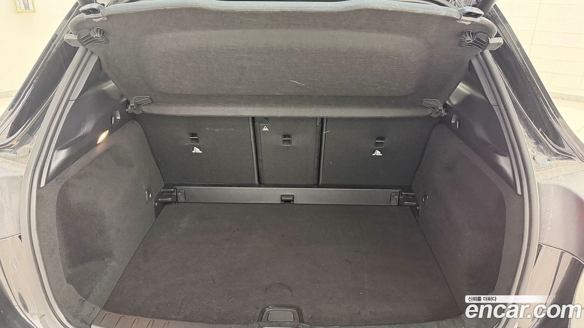 Mercedes-Benz GLA-Class 2025