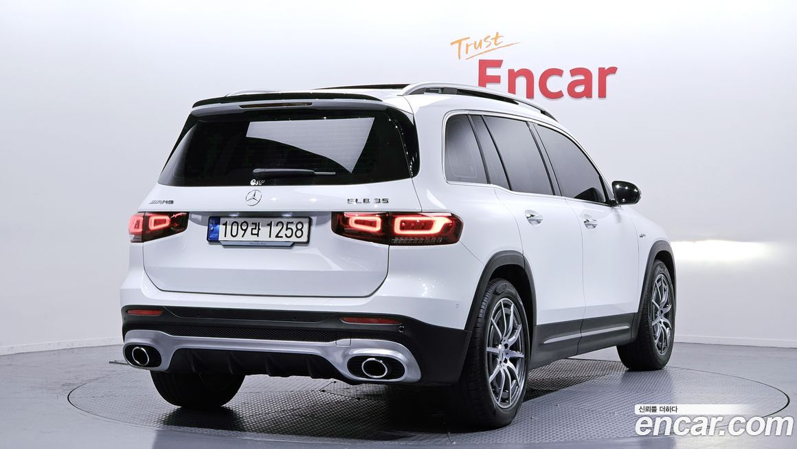 Mercedes-Benz GLB-Class 2023