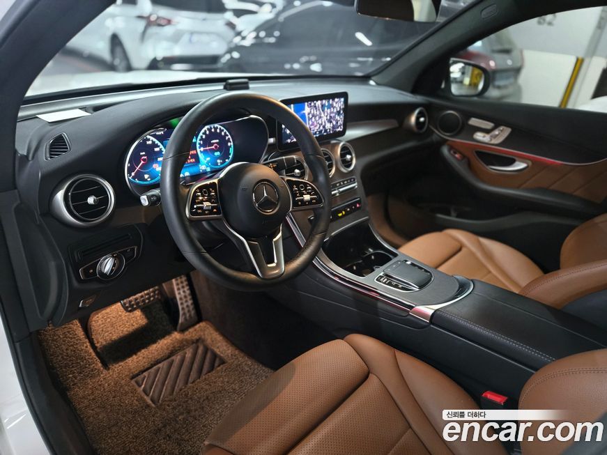 Mercedes-Benz GLC-Class 2021