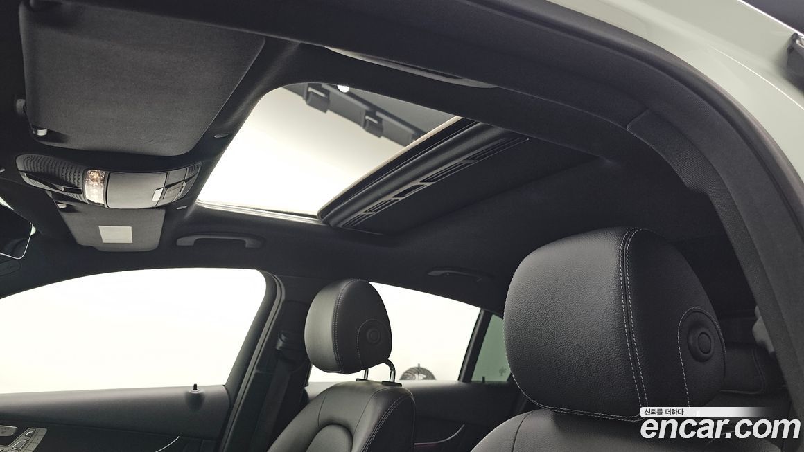 Mercedes-Benz GLC-Class 2021