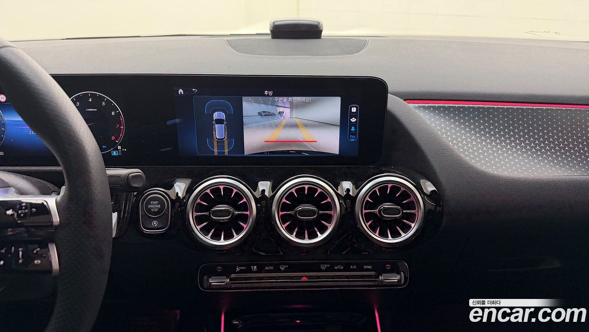 Mercedes-Benz GLA-Class 2025