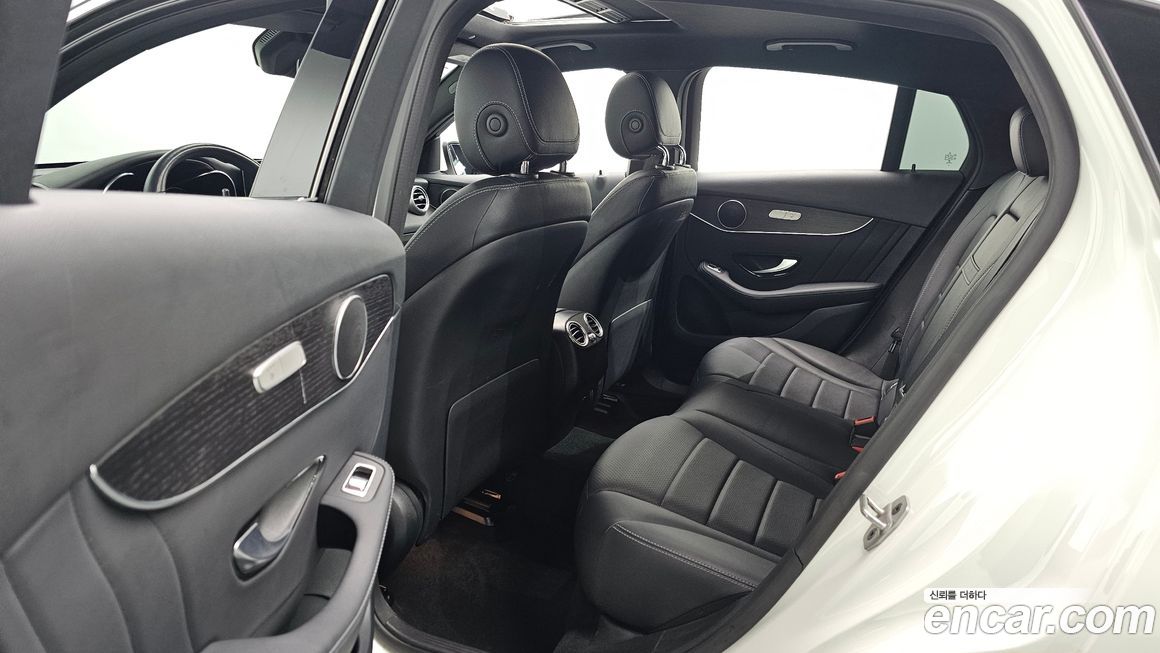 Mercedes-Benz GLC-Class 2021