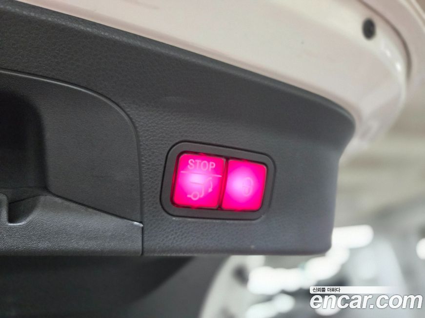 Mercedes-Benz GLC-Class 2021