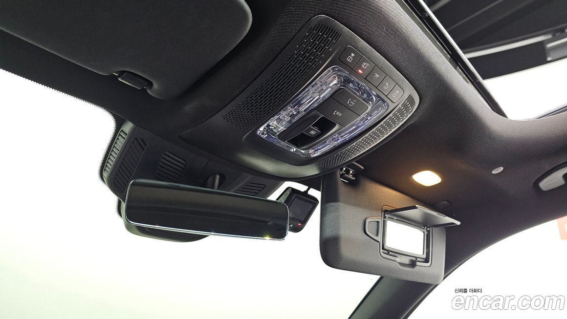 Mercedes-Benz GLB-Class 2023