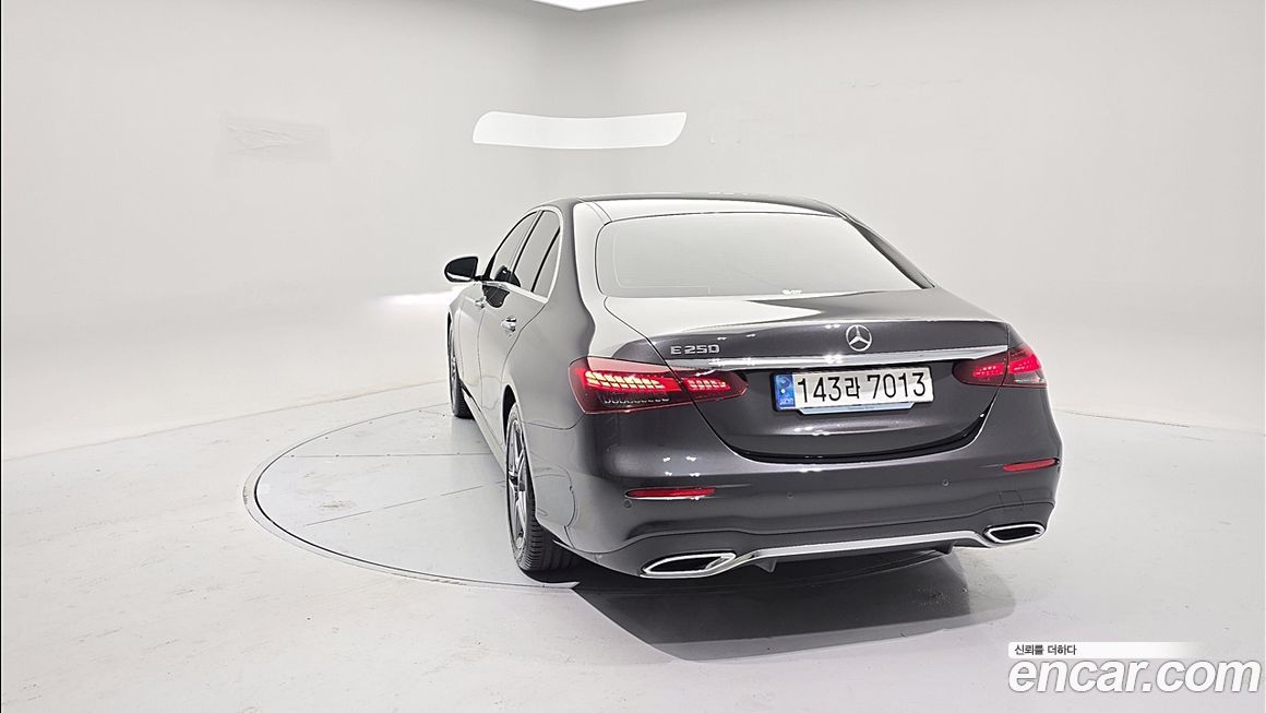 Mercedes-Benz E-Class 2023