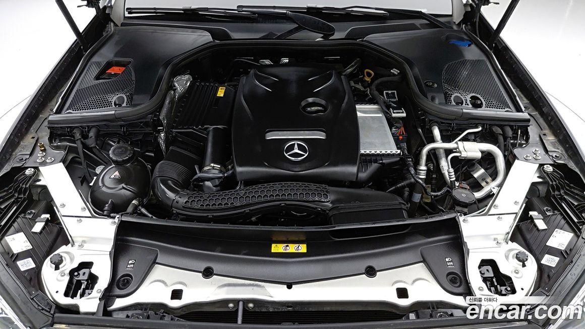 Mercedes-Benz E-Class 2023