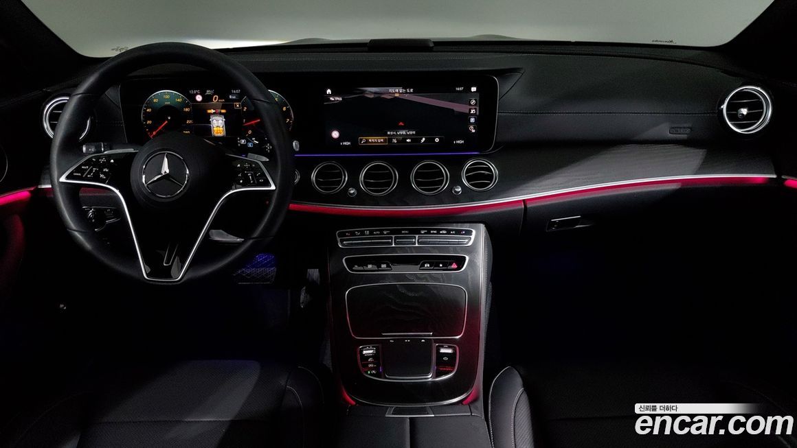 Mercedes-Benz E-Class 2023