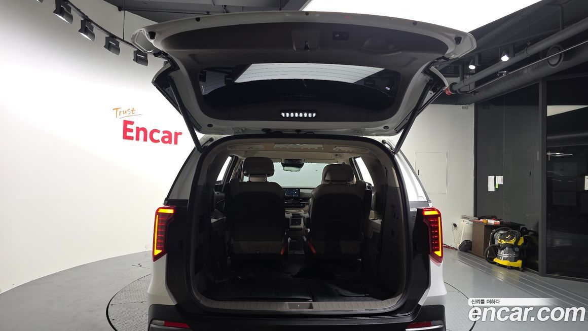 Kia Canival 2025