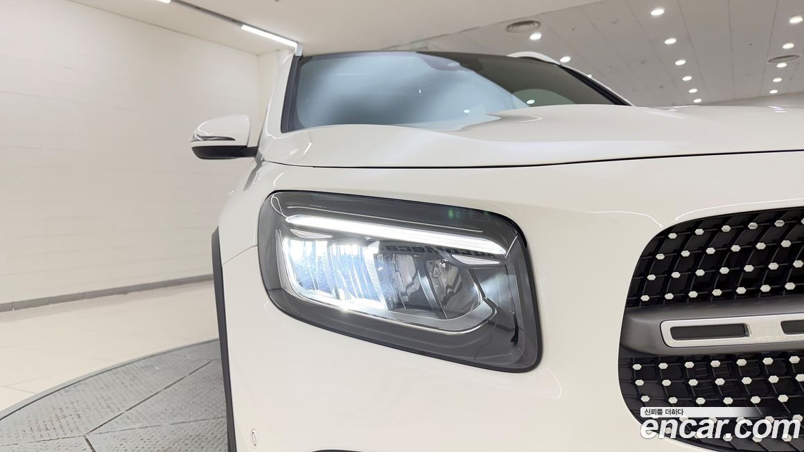 Mercedes-Benz GLB-Class 2025