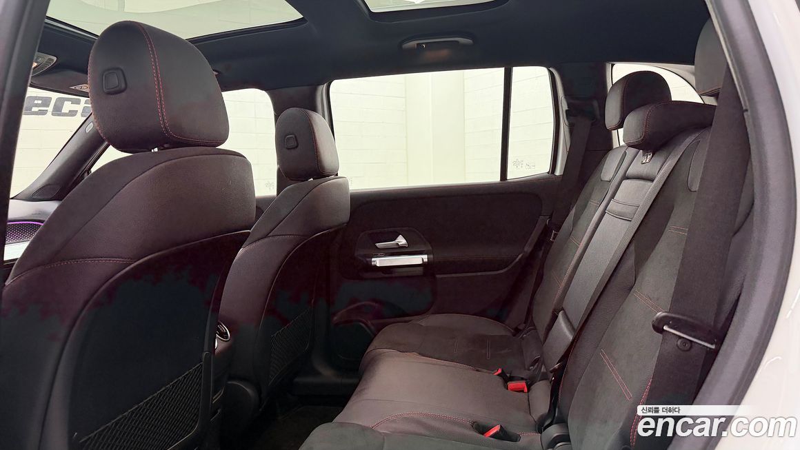 Mercedes-Benz GLB-Class 2025