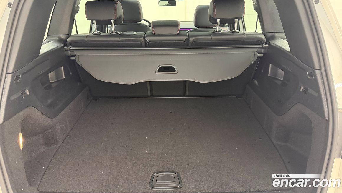 Mercedes-Benz GLB-Class 2025