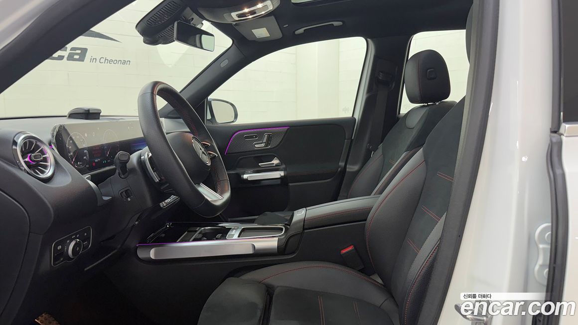 Mercedes-Benz GLB-Class 2025