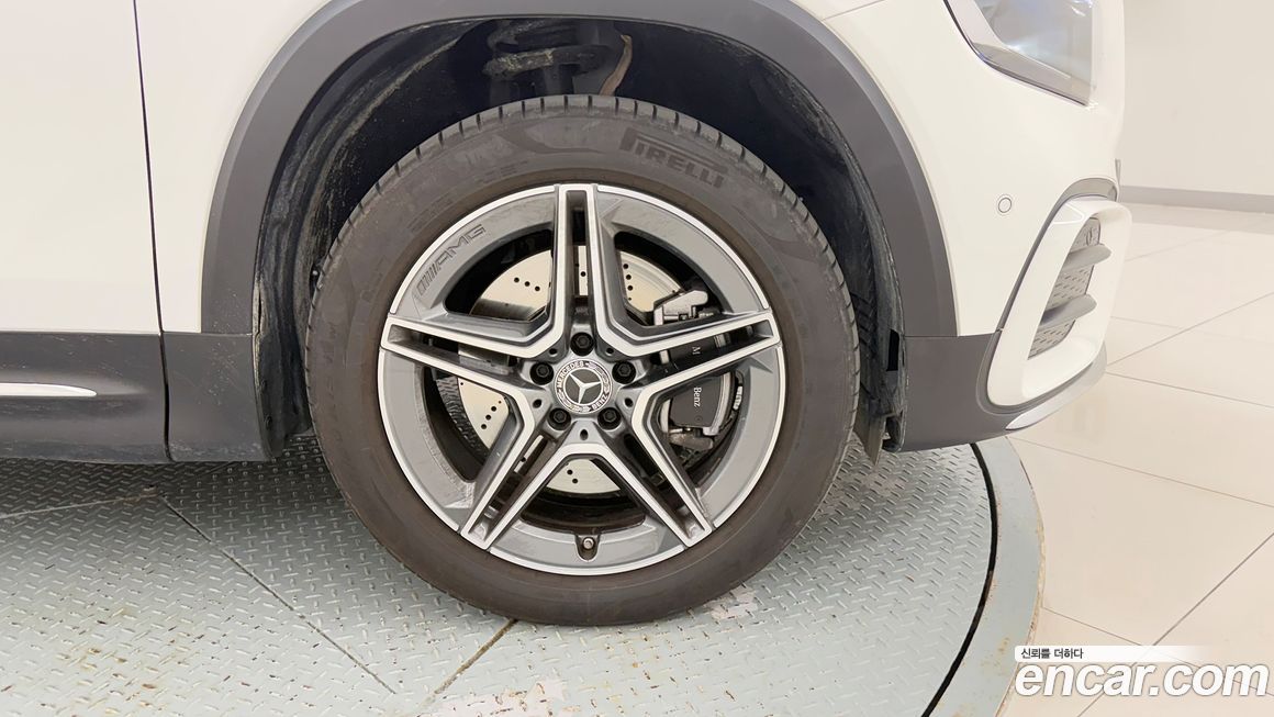 Mercedes-Benz GLB-Class 2025