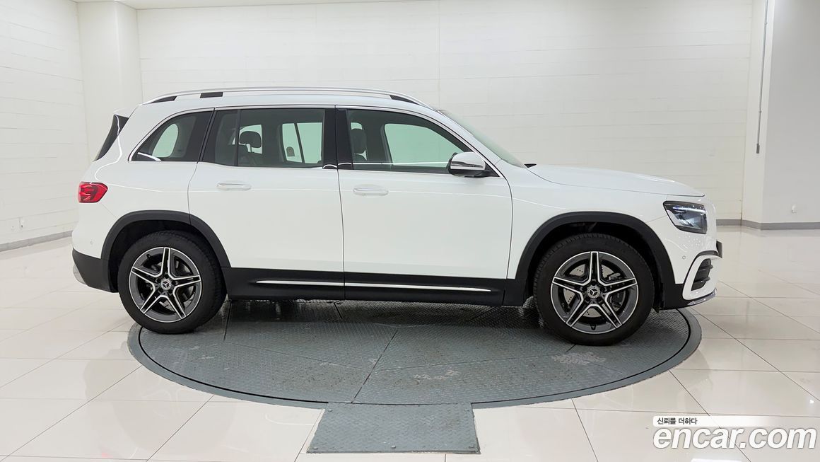 Mercedes-Benz GLB-Class 2025