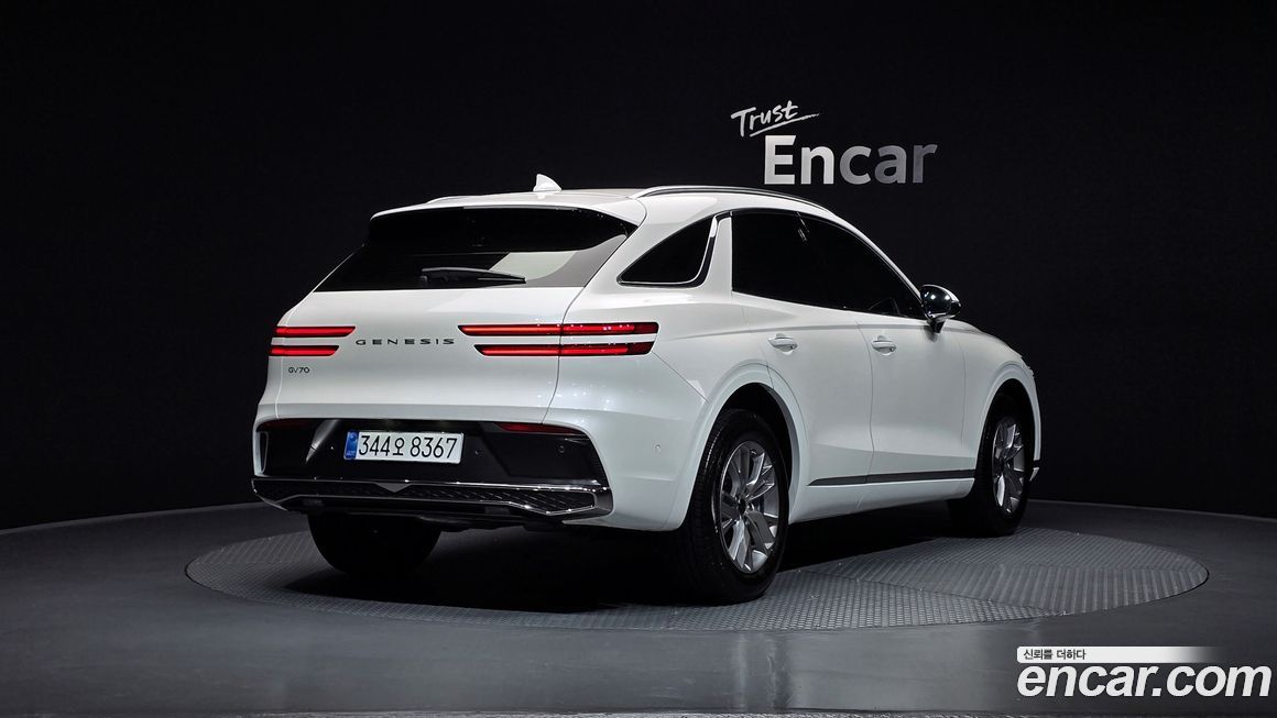 Genesis GV70 2025