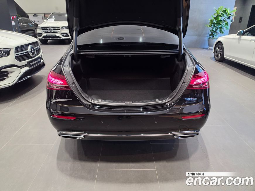 Mercedes-Benz E-Class 2023