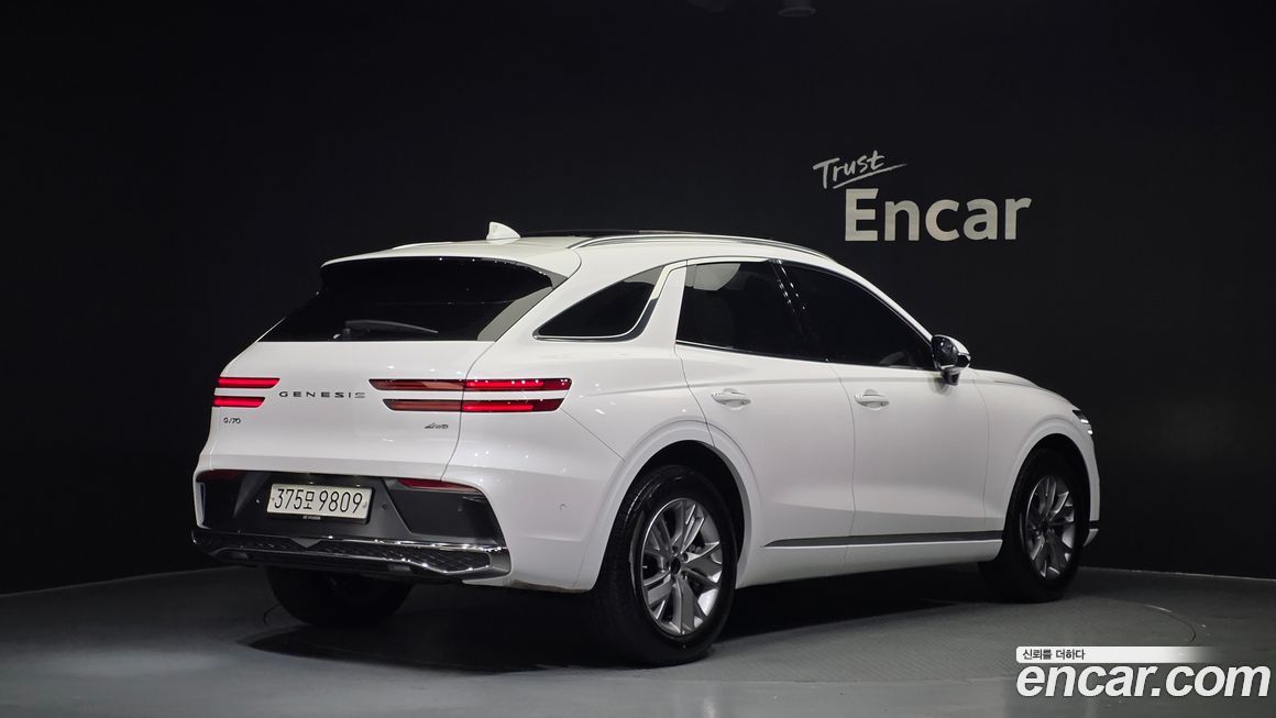 Genesis GV70 2025