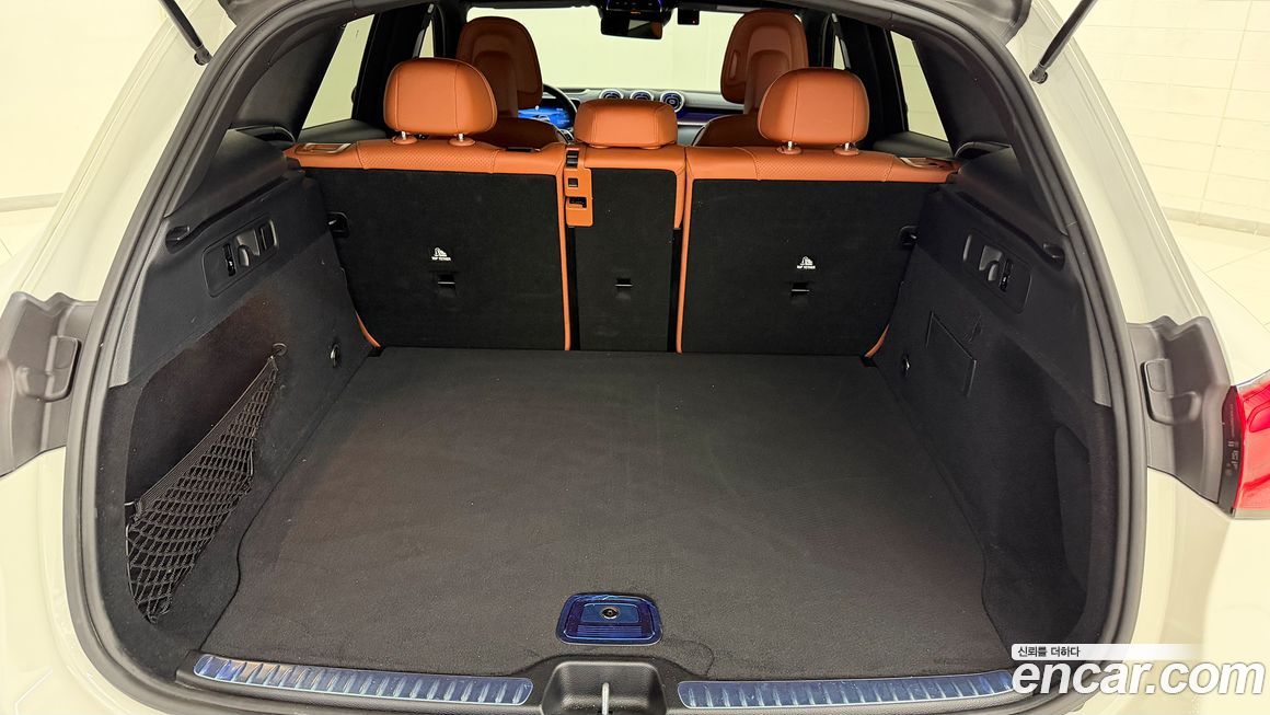 Mercedes-Benz GLC-Class 2023