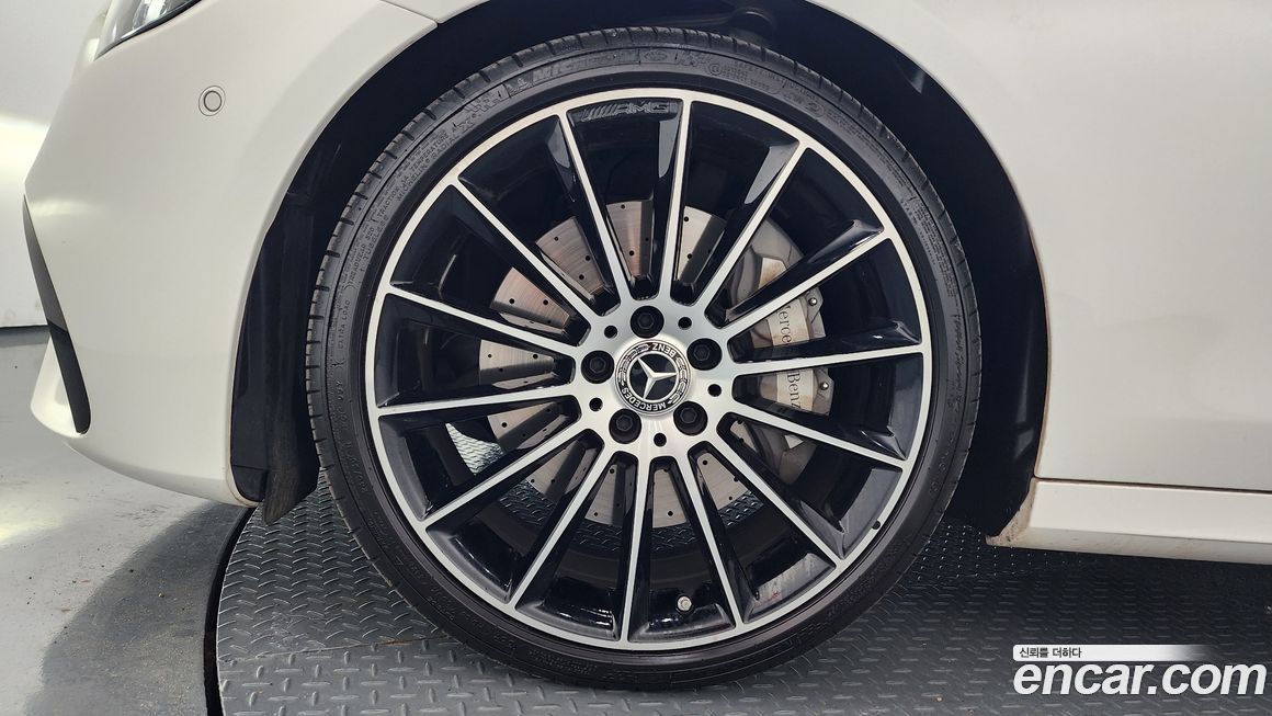 Mercedes-Benz E-Class 2023