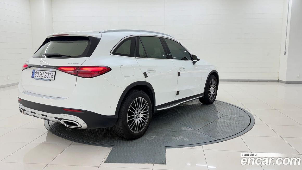 Mercedes-Benz GLC-Class 2023