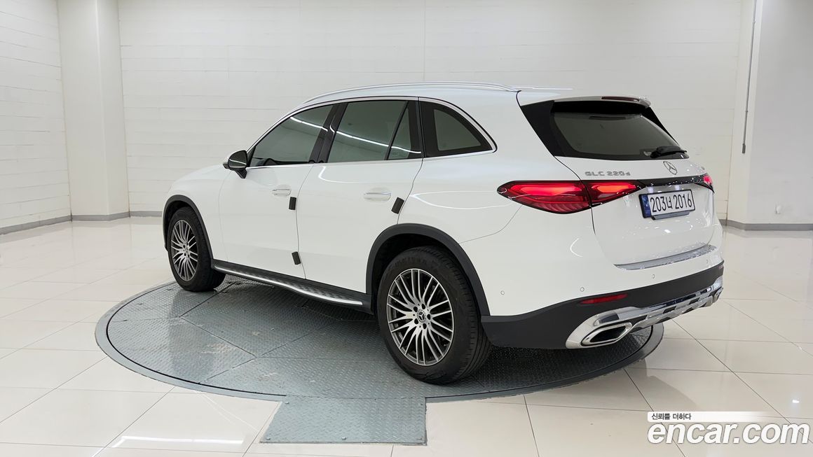 Mercedes-Benz GLC-Class 2023