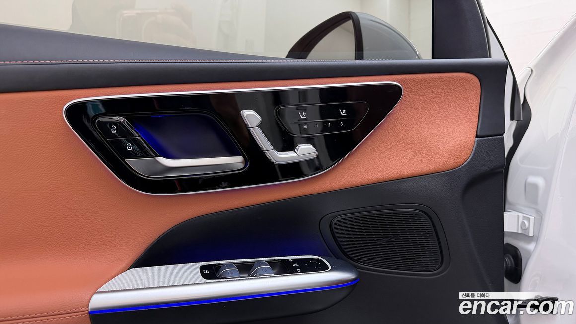 Mercedes-Benz GLC-Class 2023