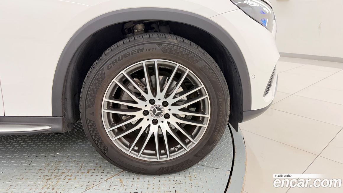 Mercedes-Benz GLC-Class 2023