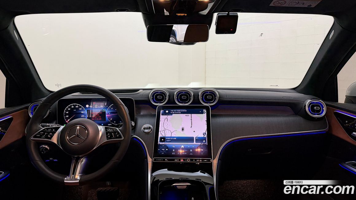 Mercedes-Benz GLC-Class 2023